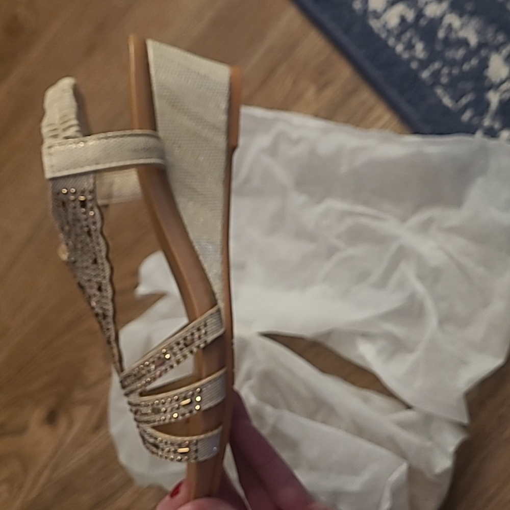 Sandals - Picture 2 of 4
